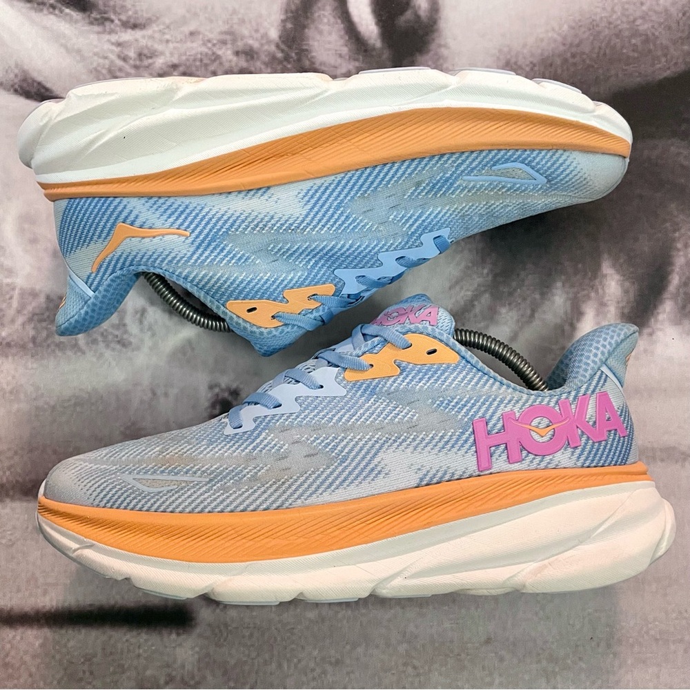 HOKA one one Clifton 9 Running Shoes size 10.5W